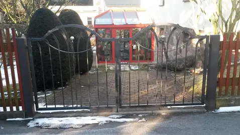 Toranlage Edelstahl-Schmiedeeisen